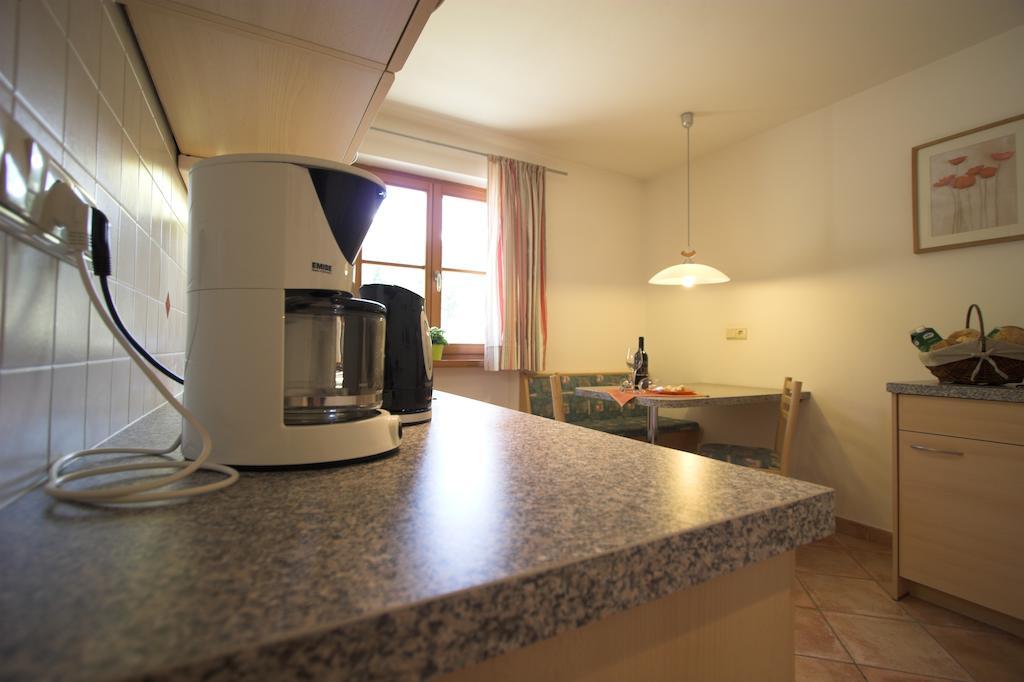 Apartments Dilln Guetl 蒂雷斯 客房 照片